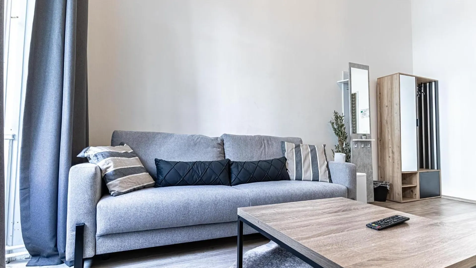 Quadrable King Room W/ Cityview Mariahilferstr F Wien Apartment