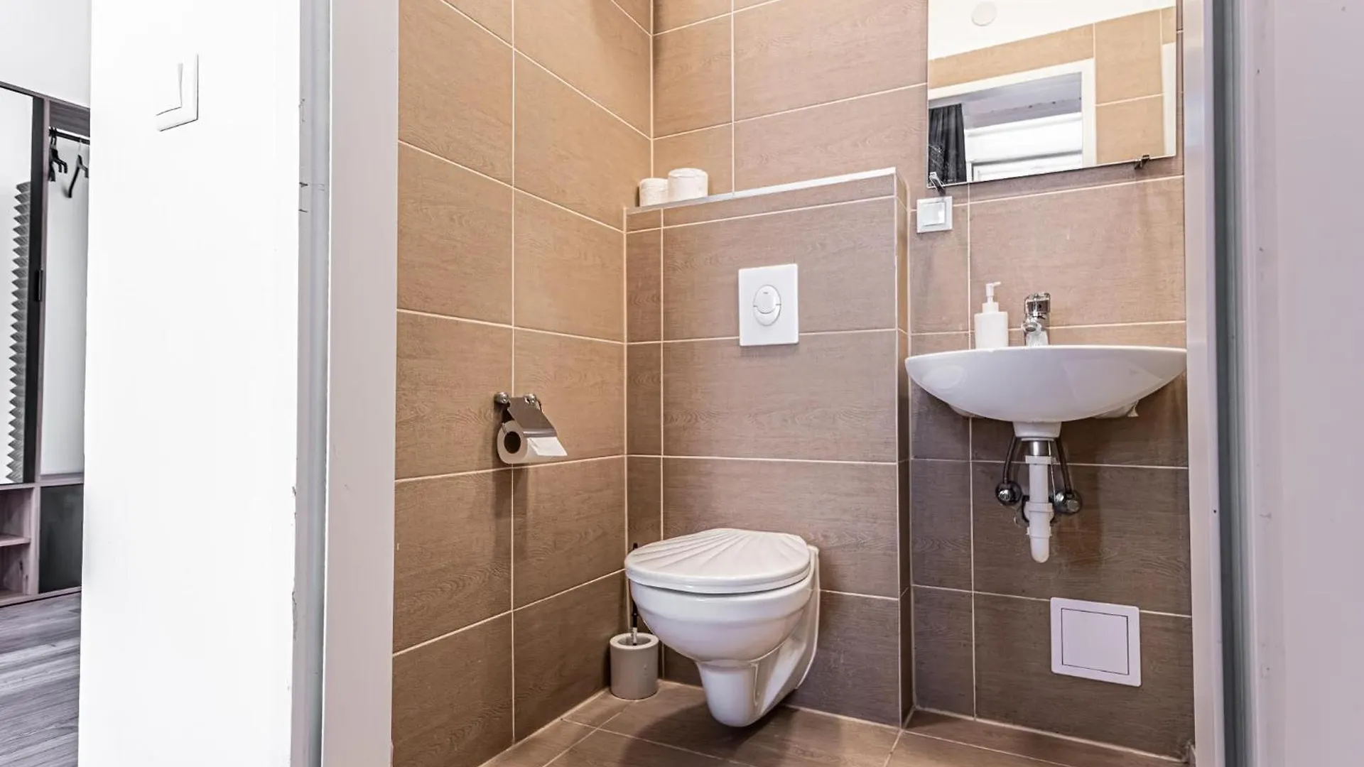 Quadrable King Room W/ Cityview Mariahilferstr F Wien 0*,